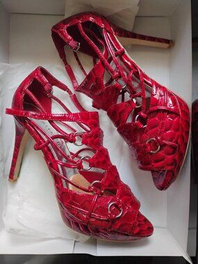 White House Black Market Kelly heel size 7.5